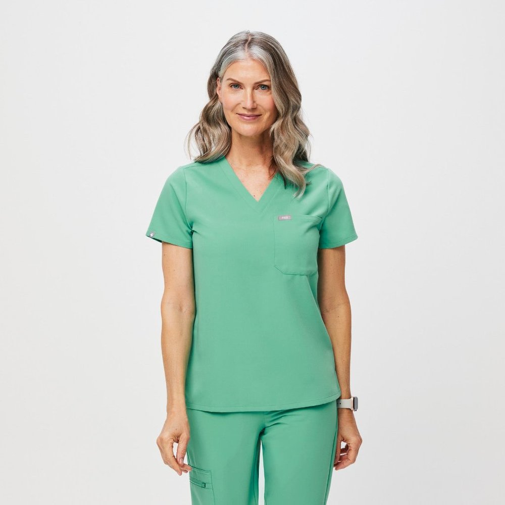 Figs XS Catarina Top in Surgical Green